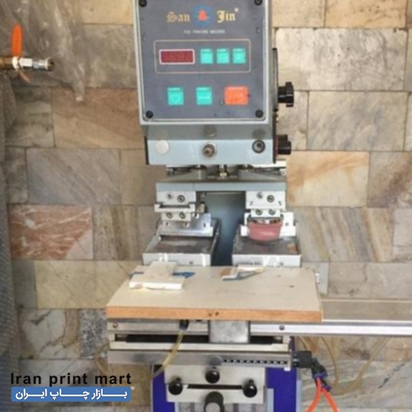 یک عدد دستگاه چاپ تامپو و یک عدد پمپ باد