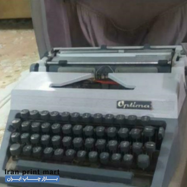 دستگاه ماشین تایپ و صفحه گرام