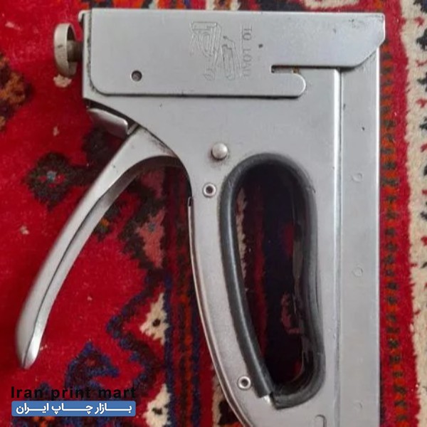 دستگاه میخ کوب دستی