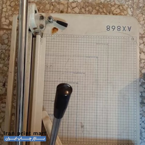 برش کاغذ دستی