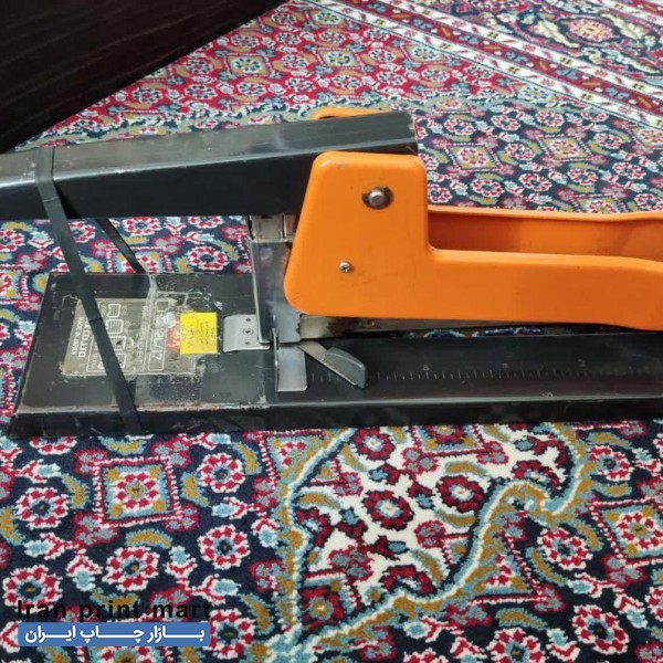 منگنه صحافی وسط زن ژاپنی مکس