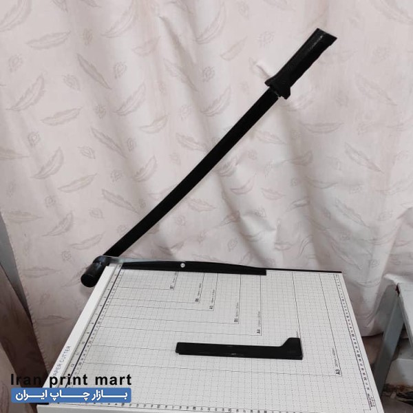 کاتر(برش کاغذ)