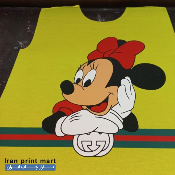 تعدادی خانم و اقا جهت کار چاپ روی لباس