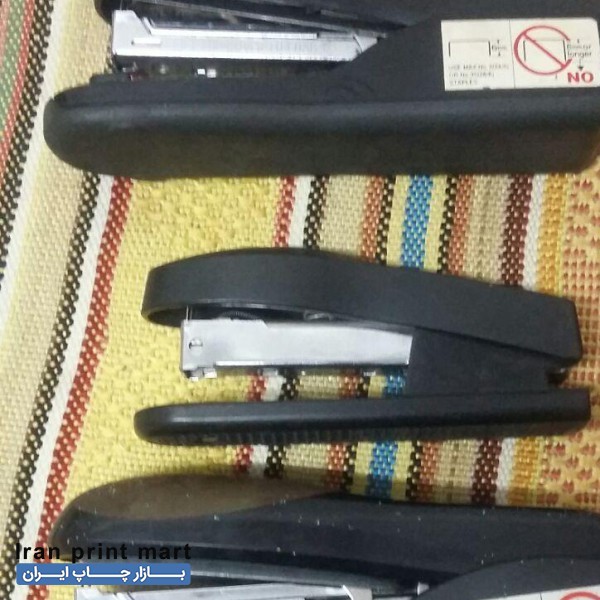 دو عدد منگنه زن max بزرگ و یکی هم کوچیک