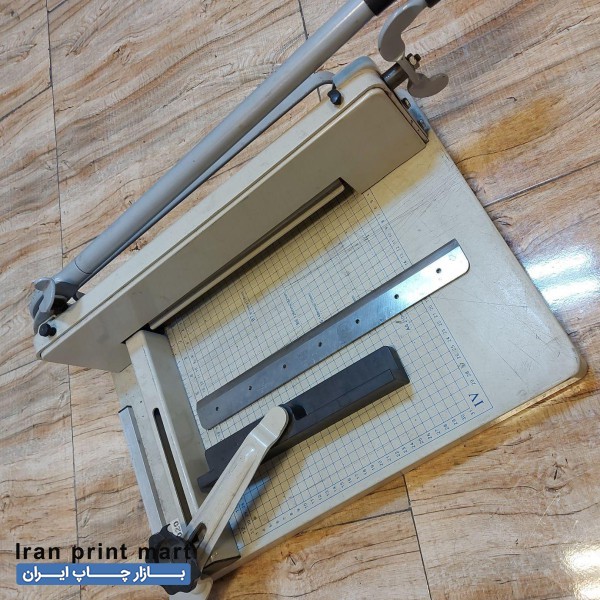 دستگاه برش گیوتین  کاغذ