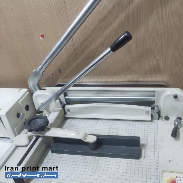 دستگاه برش دهنده کاغذ