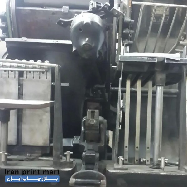 ملخی نیم و یک ورقی