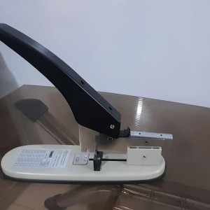 منگنه(میخکوب)بزرگ