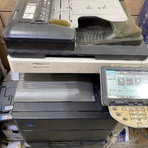 کونیکا 652 رنگی