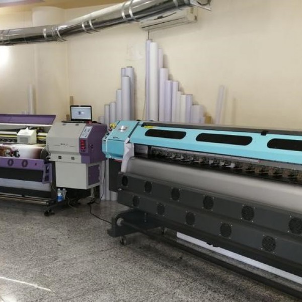 چاپ بنر فلکس استیکر مش کاغذدیواری با گارانتی کیفیت اصفهان