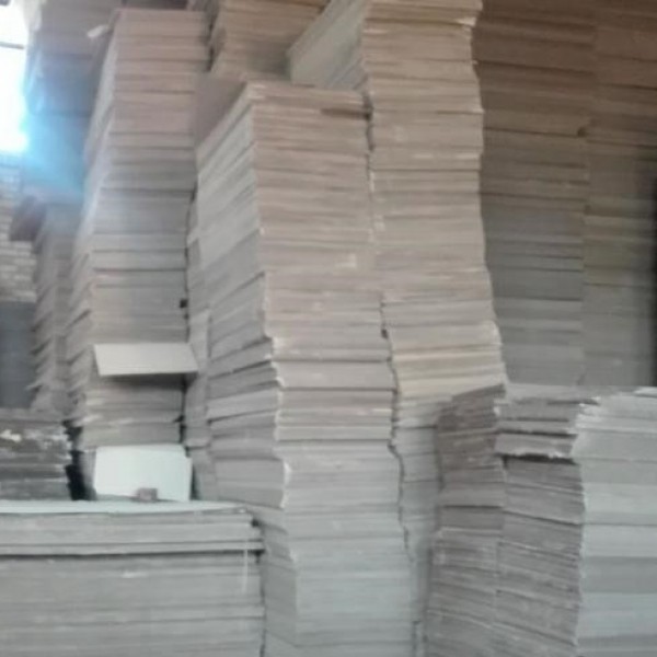 استخدام نیروی خانم و آقاآشنابه کارکارتن سازی مشهد