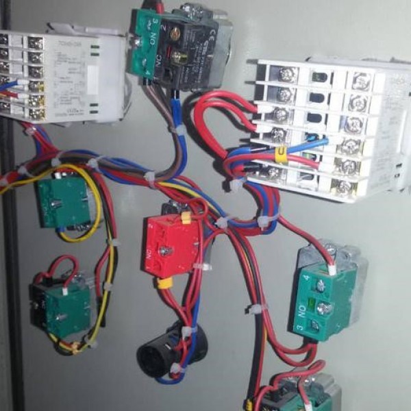 فروش دستگاه شیرینگ بسته بندی تبریز