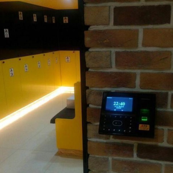 فروش دستگاه حضور و غیاب گیت کنترل تردد باشگاهی مشهد