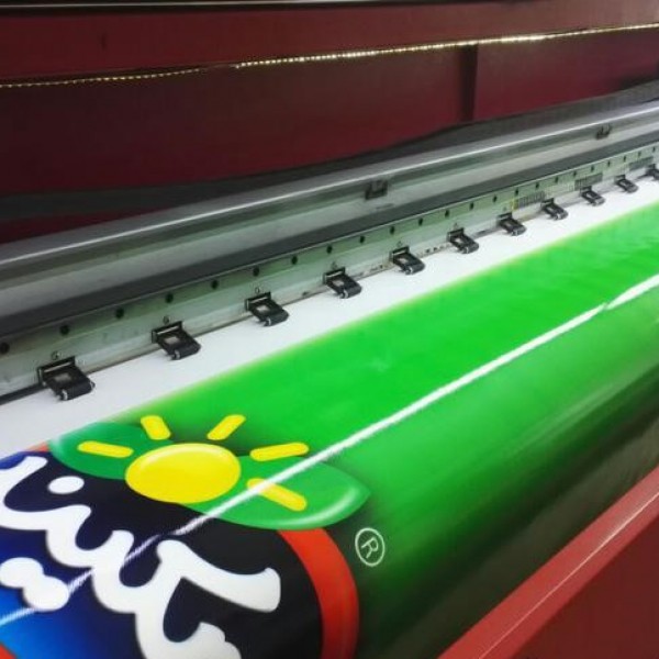 خدمات چاپ بنر فلکس استیکر مش تراکت کارت هدایای تبلیغاتی شیراز