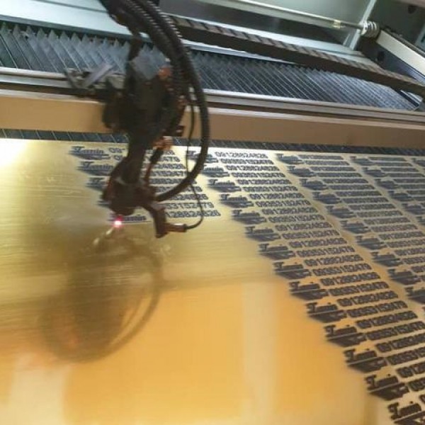 خدمات برش لیزر غیر فلزات کرج