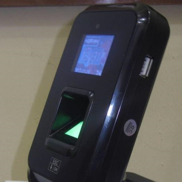 فروش حضورغیاب ها چهره رمزاثرانگشت کارت اصفهان