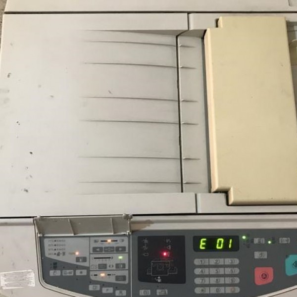 فروش دستگاه ریسو سی ار. ۱۶۱۰ کاملا سالم کرج