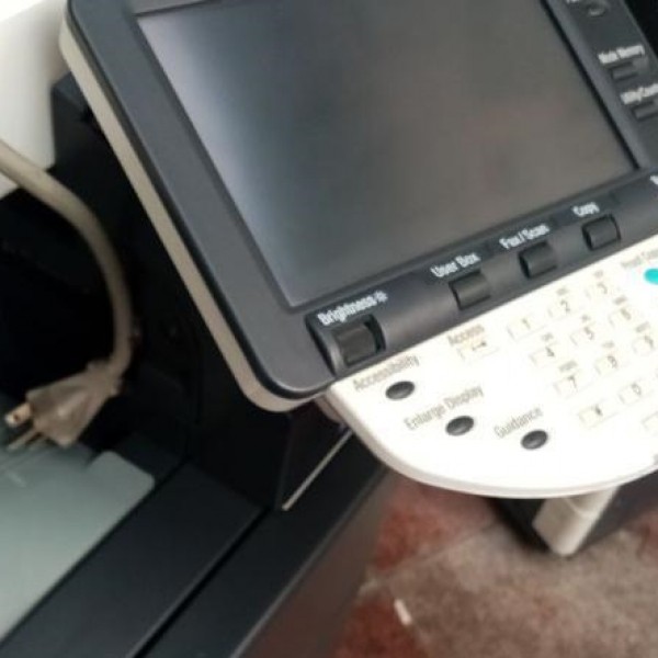 فروش دستگاه فتوکپی کپی پرینتر اسکنر لیزری 552 کونیکا چاپ رنگی