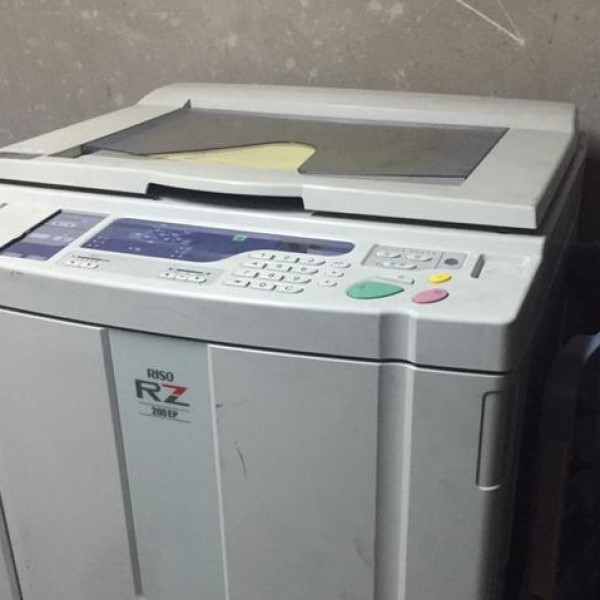 دستگاه کپی رنگی کونیکا ریسوگراف برش برقی