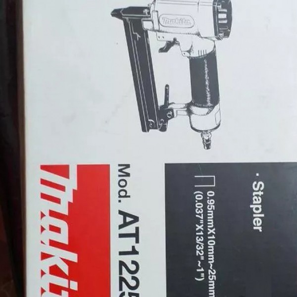 منگنه کوب بادی