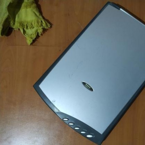 دستگاه اسکنر رومیزی