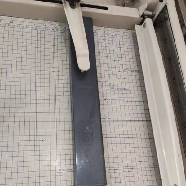 دستگاه برش کاغذ آ۳