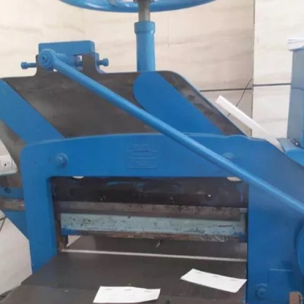 دستگاه برش کاغذ