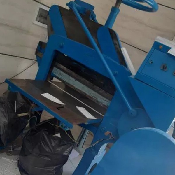 دستگاه برش کاغذ