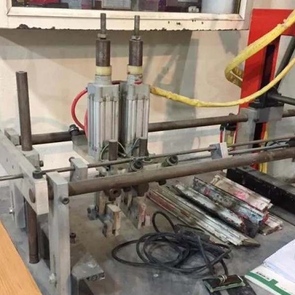 دستگاه چاپ سیلک صنعتی