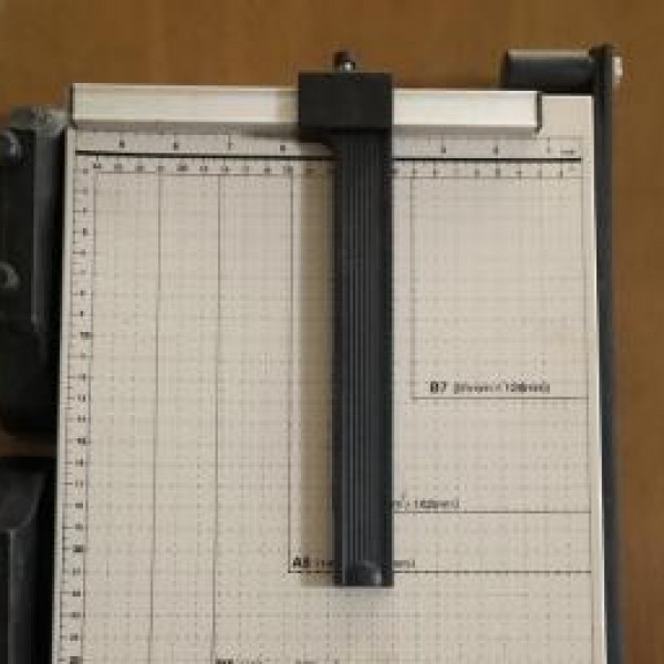 دستگاه برش کاغذ دستی