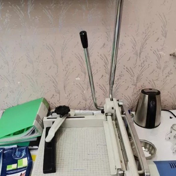 دستگاه برش کاغذ دستی