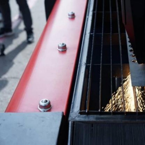 دستگاه لیزر فلزات