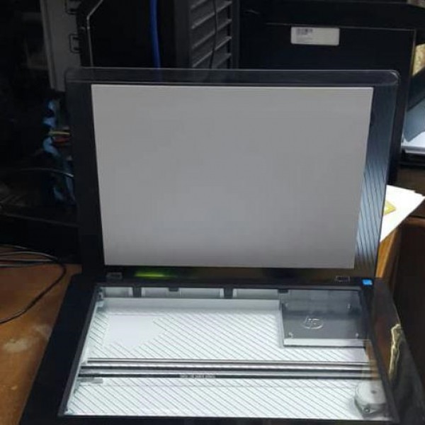 اسکنر hp scanjet 300