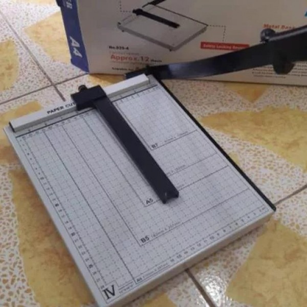 دستگاه برش دستی کاغذ