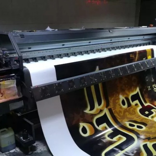 چاپ بنر فلکس استیکر مش