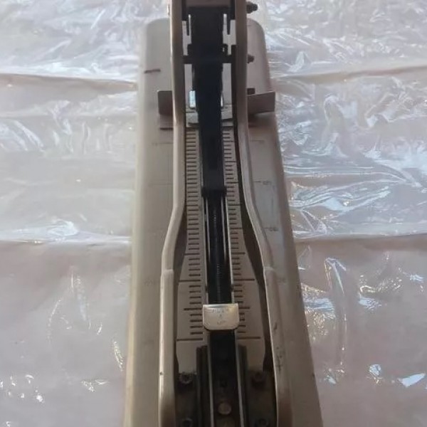 فروش منگنه رومیزی کانگرو مدل HD23L17