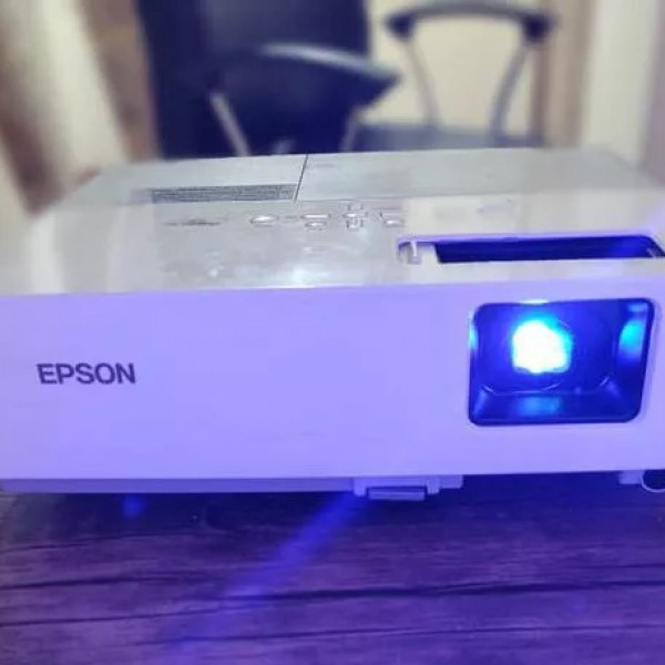 فروش دستگاه ویدیو پروژکتور کرج