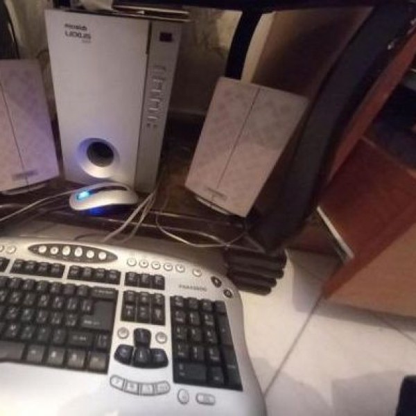 فروش کامپیوتر همراه با تمام لوازم تهران