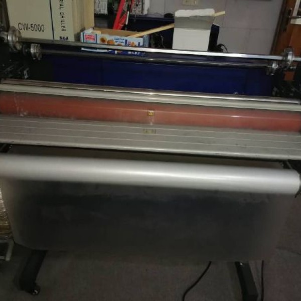 دستگاه لمینیتور Fm1100  درحد نو