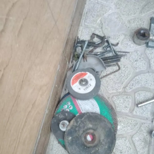 فروش ابزار آلات انواع اچار و پیچ گوشتی و... بیرجند