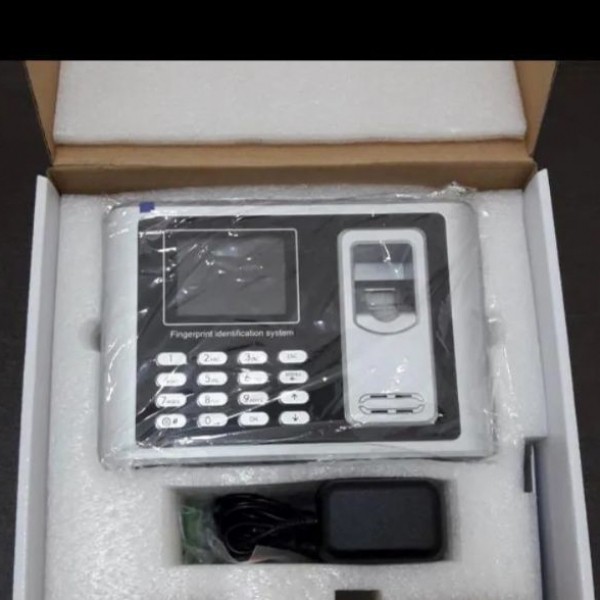 نمایندگی فروش انواع دستگاه حضور و غیاب تبریز