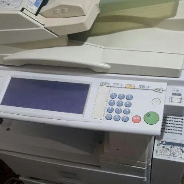 فروش دستگاه‌ فتوکپی‌ ریکو میانه
