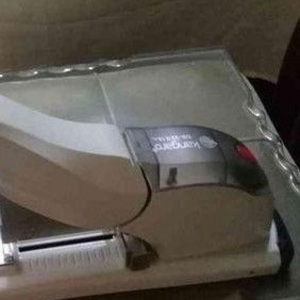 میخکوب رومیزی قائم شهر