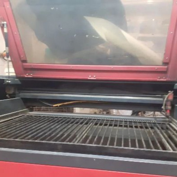 دستگاه لیزرغیرفلزات 60*100 اصفهان