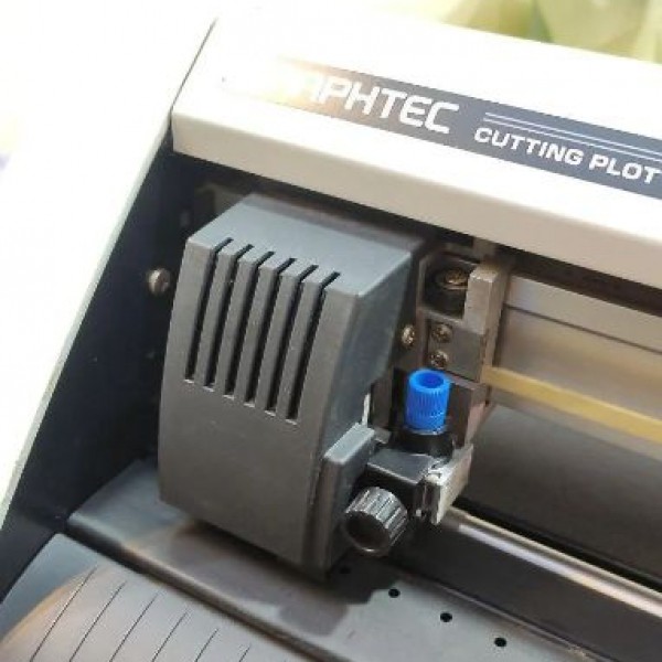 دستگاه برش شبرنگ کاتر پلاتر گرافتک تهران