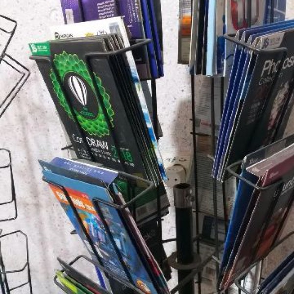 تعدادی استند گردان تهران