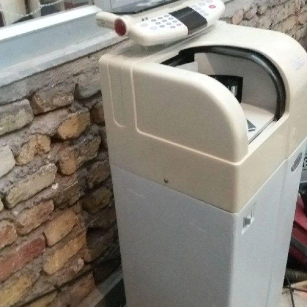 پولشمار ایستاده پارا تبریز