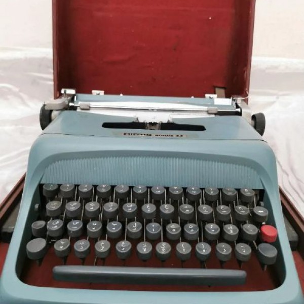 دستگاه تایپ برقی olivetti تهران