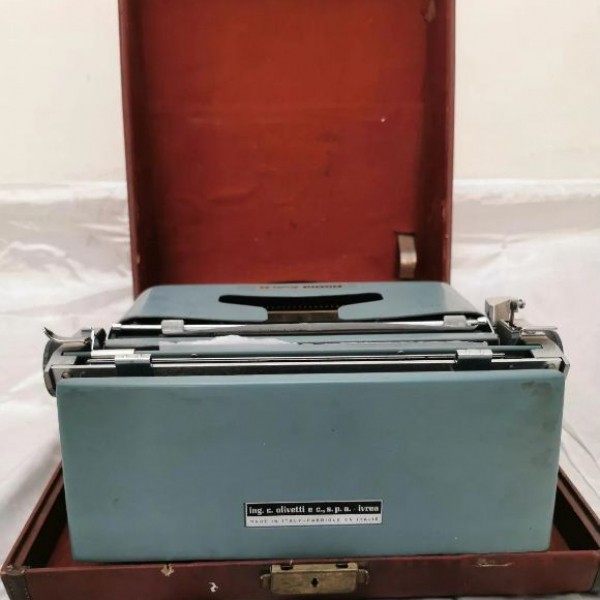 دستگاه تایپ برقی olivetti تهران