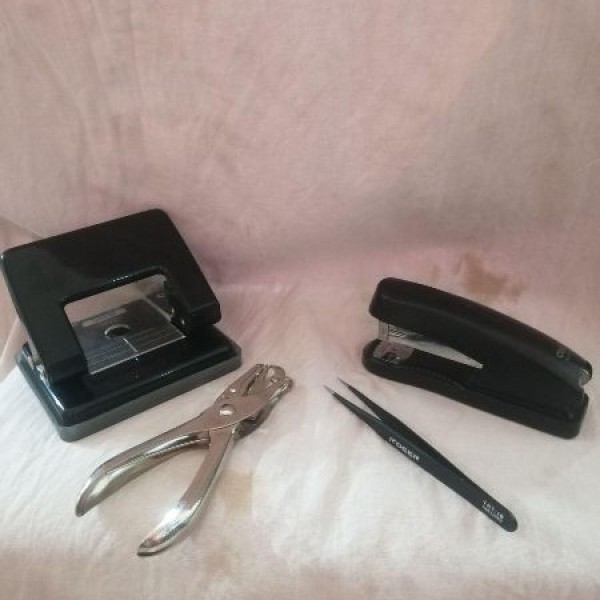 پانچ کاغذ و دستگاه منگنه تهران